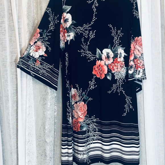 Roz & Ali Black/Pink/White Floral Sheath Dress - Picture 2 of 16